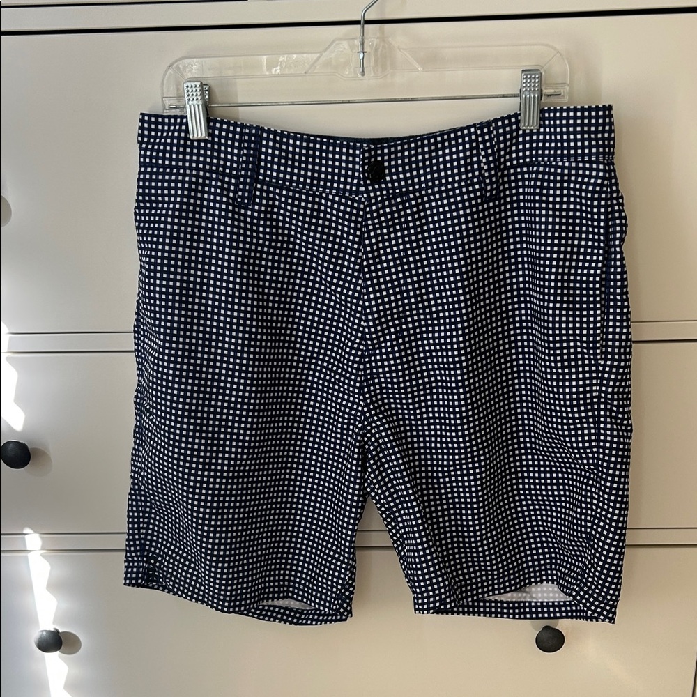 Oakley shorts. 34.
Navy.